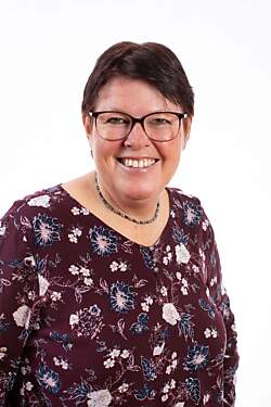 Porträt Susanne Köb-Dellai